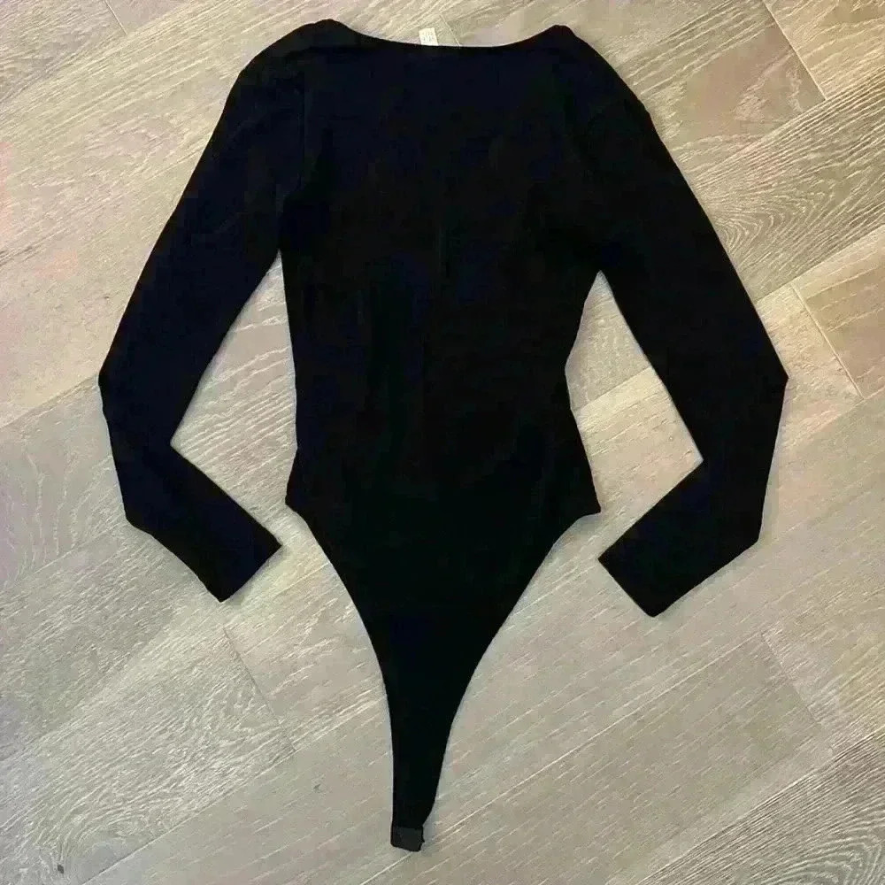 Leith V Neck Bodysuit - Picture 5 of 5
